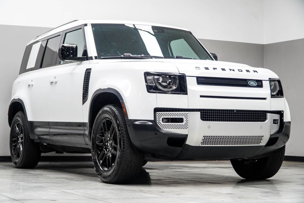 Used 2025 White Land Rover S image 4