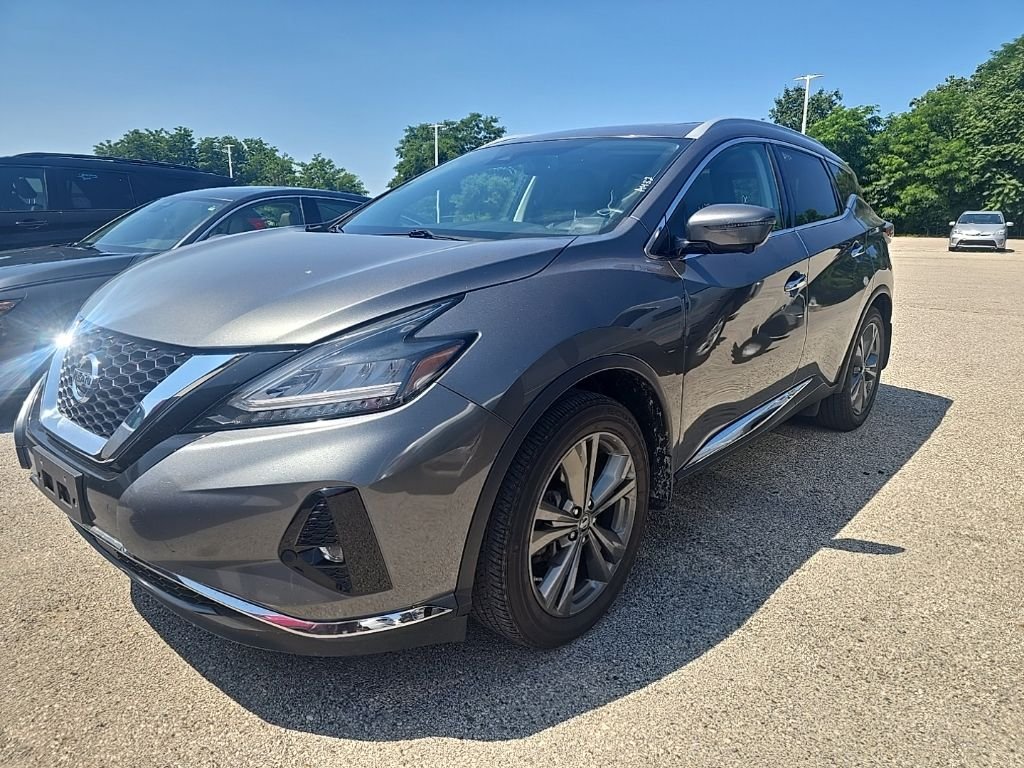 Used 2019  Nissan Platinum image 1