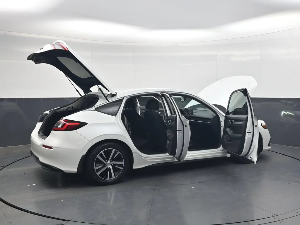 Used 2023 Platinum White Pearl Honda LX image 38
