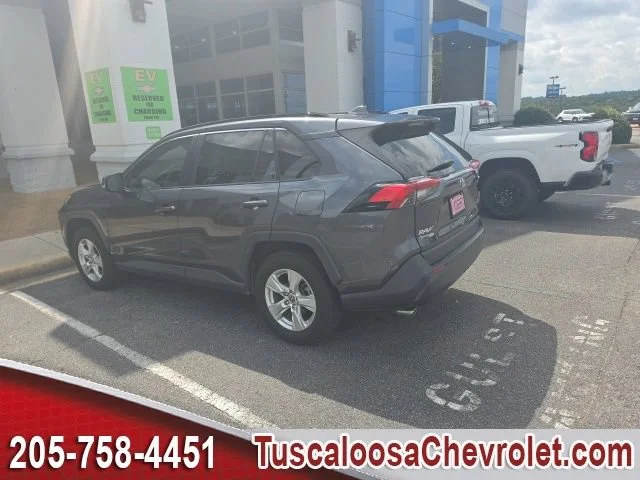 Used 2019 Magnetic Gray Met Toyota XLE image 5