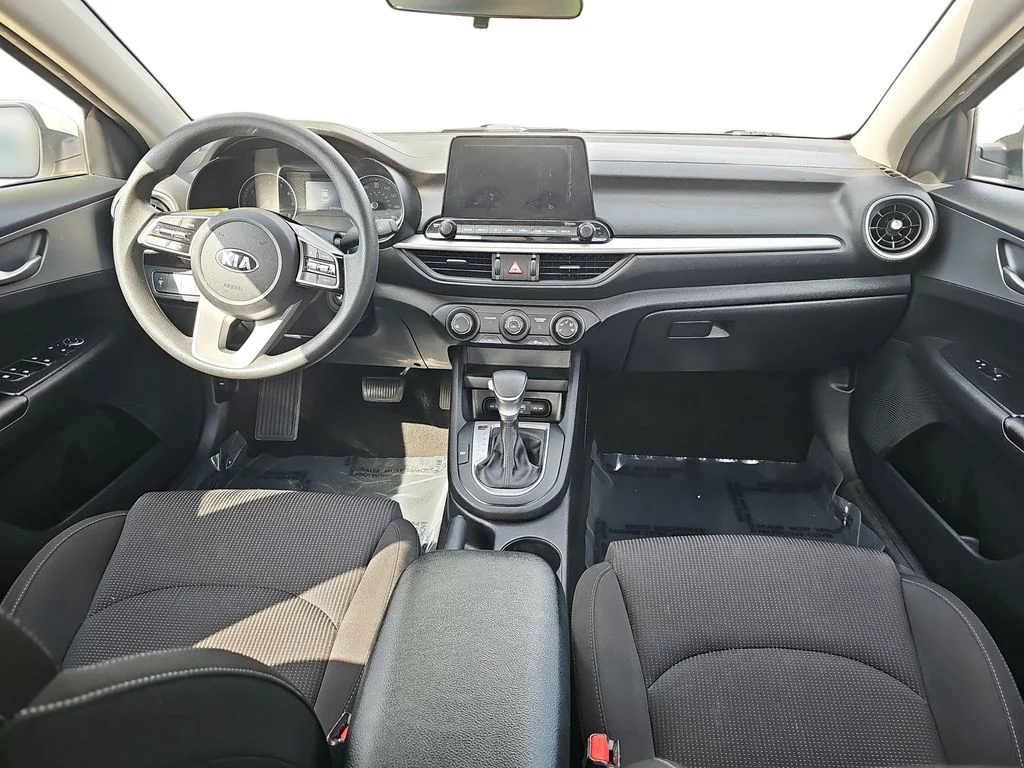 Used 2021 White Kia LXS image 9