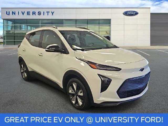 Used 2023 White Chevrolet LT image 1