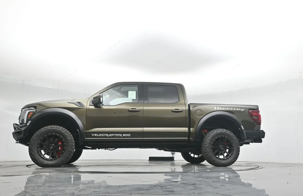 New 2025 Shelter Green Ford Raptor image 7