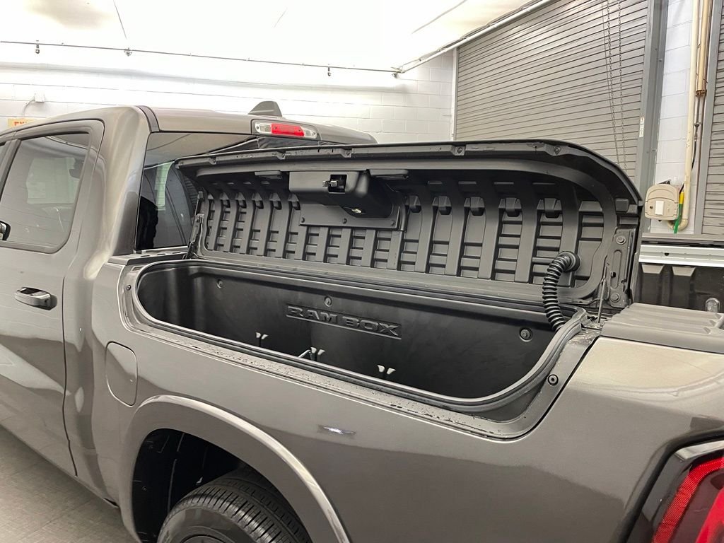 New 2026 Granite Crystal Metallic Clear-Coat Exterior Paint RAM Laramie image 9
