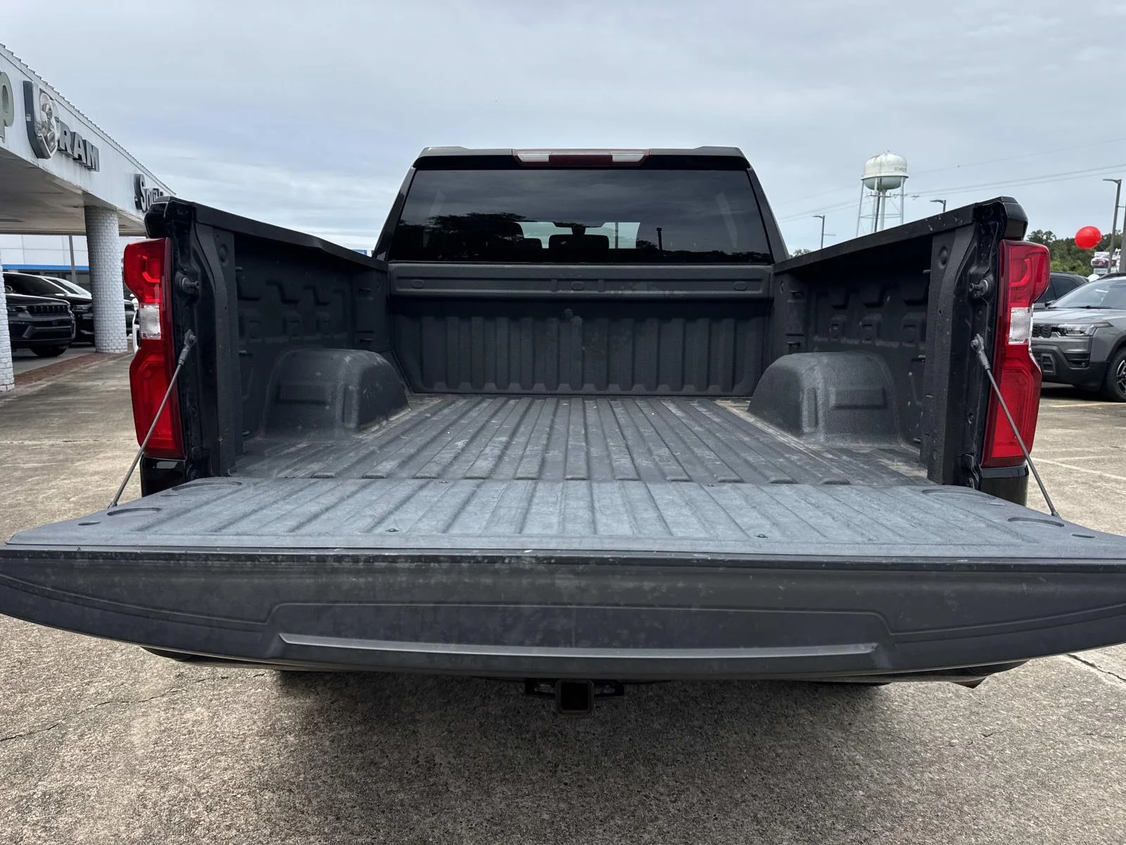 Used 2019 BLACK Chevrolet Custom image 8