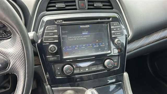 Used 2018 Silver Nissan Platinum image 16