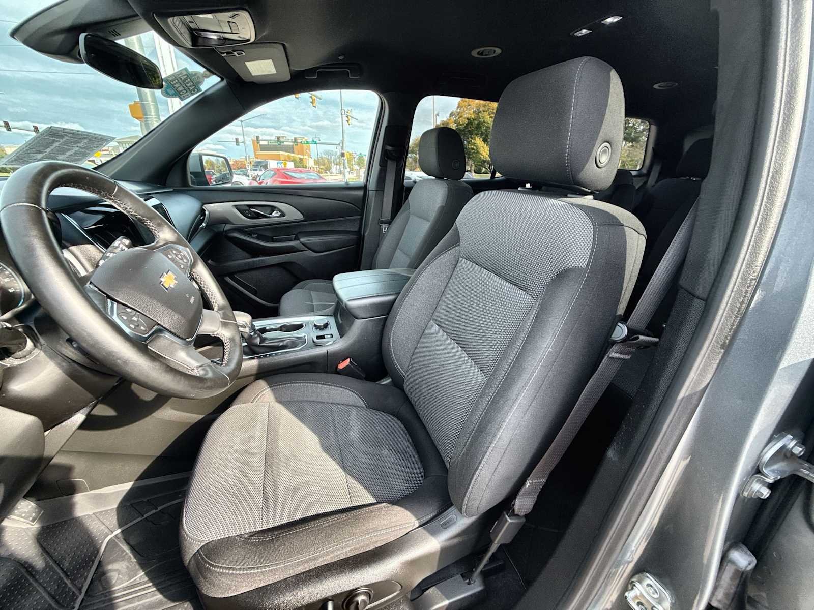 2023 Chevrolet Traverse 1LT - Photo 18