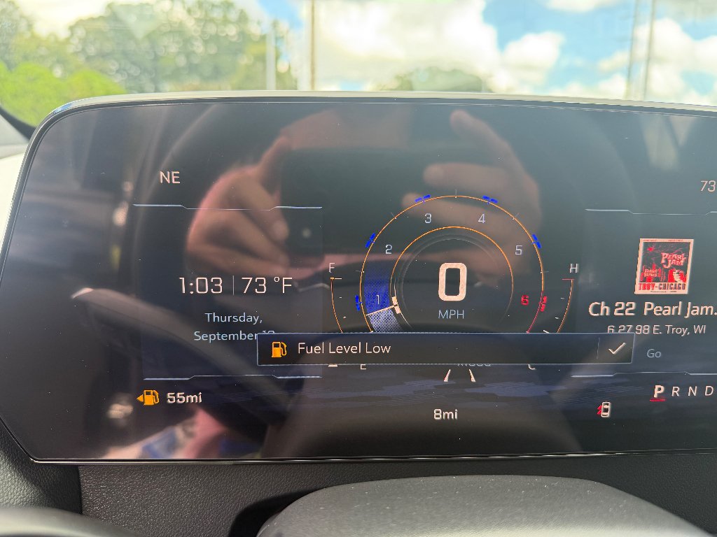 New 2027 Mosaic Black Metallic Chevrolet LT image 30