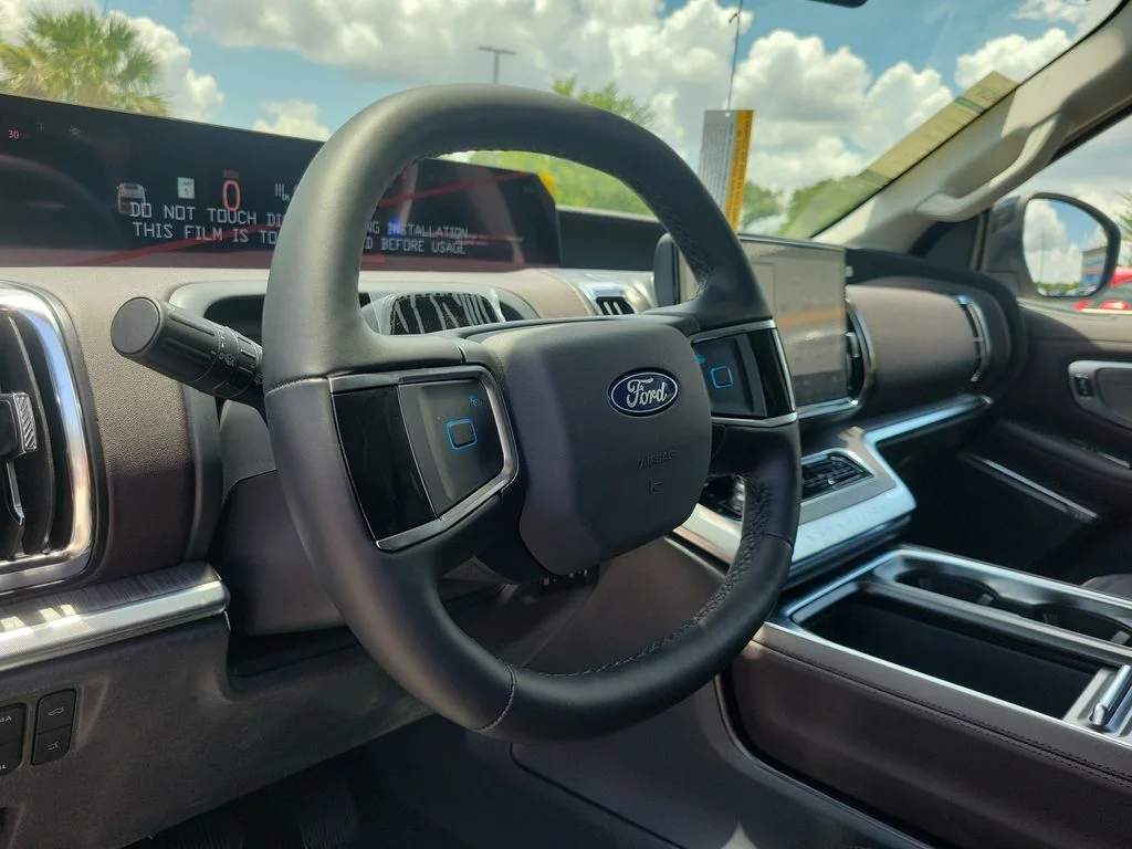 New 2026 Glacier Gray Metallic Tri-Coat Ford Platinum® image 17
