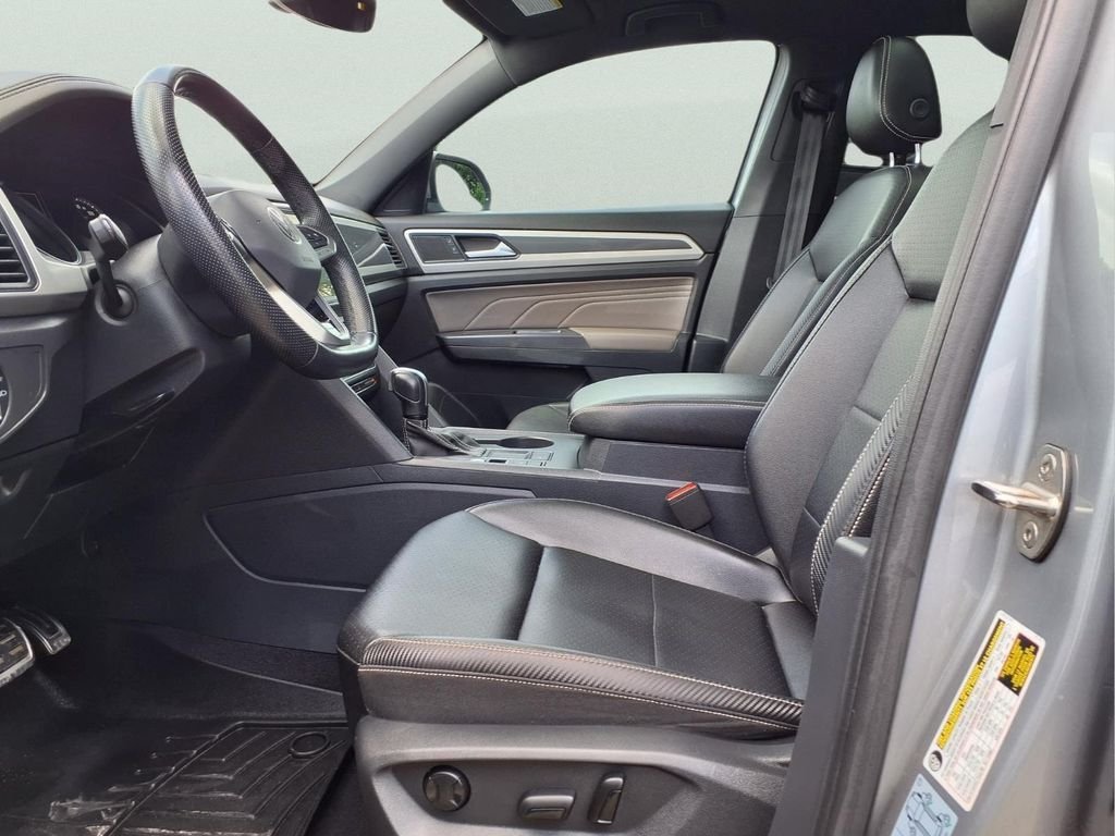 Used 2021 Gray Volkswagen 3.6L V6 SE w/Technology R-Line image 12