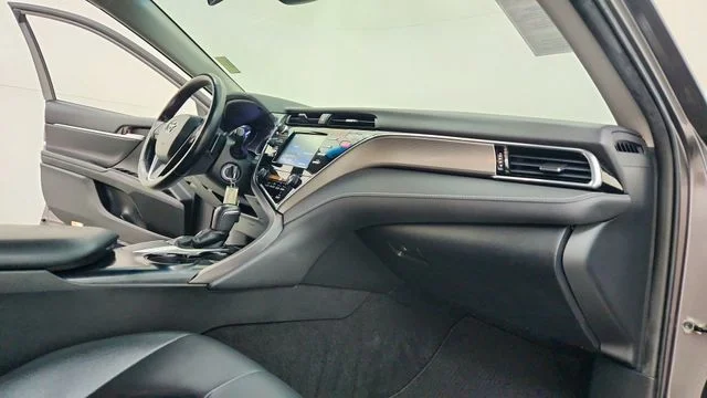 Used 2018 Gray Toyota SE image 20