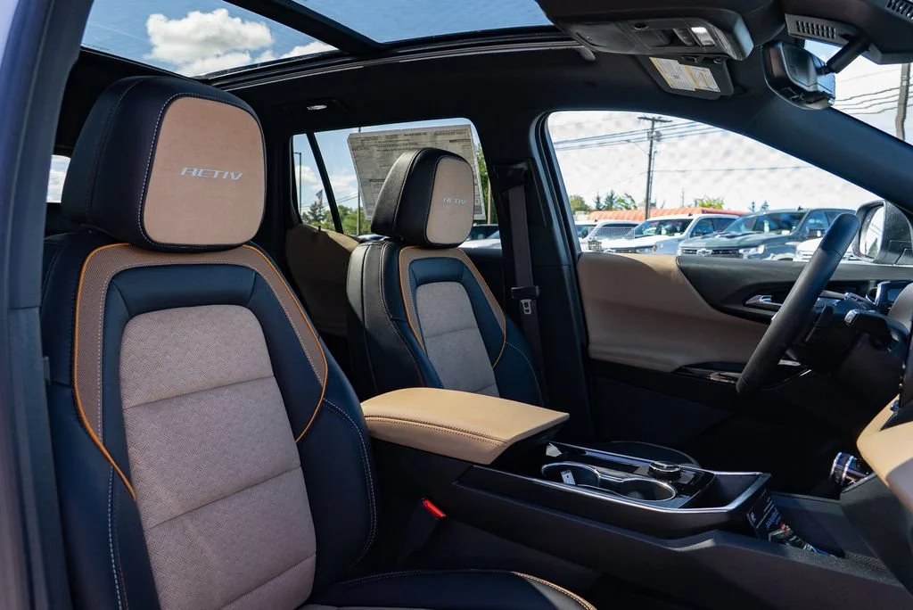 New 2027 Polar White Tricoat Chevrolet ACTIV image 32