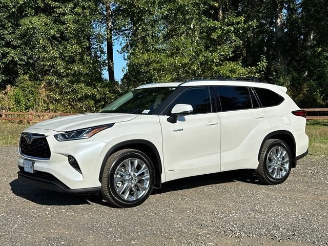 Used 2021 Blizzard Pearl Toyota Limited image 3