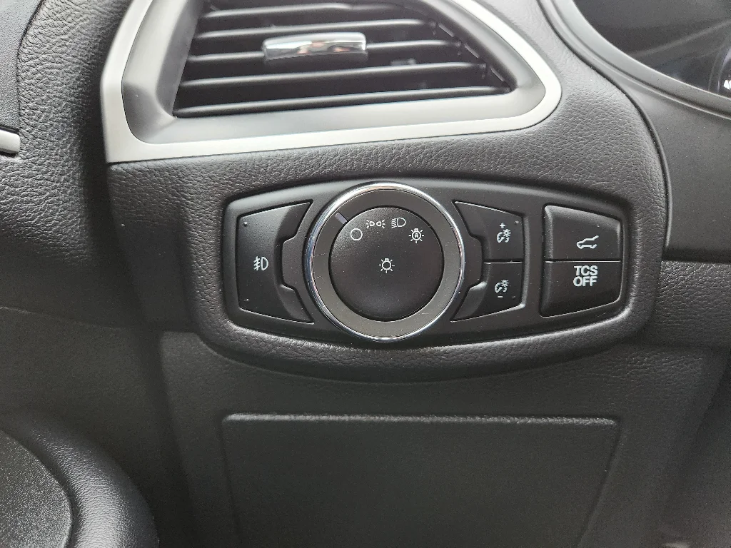 Used 2024 Agate Black Metallic Ford SEL image 20