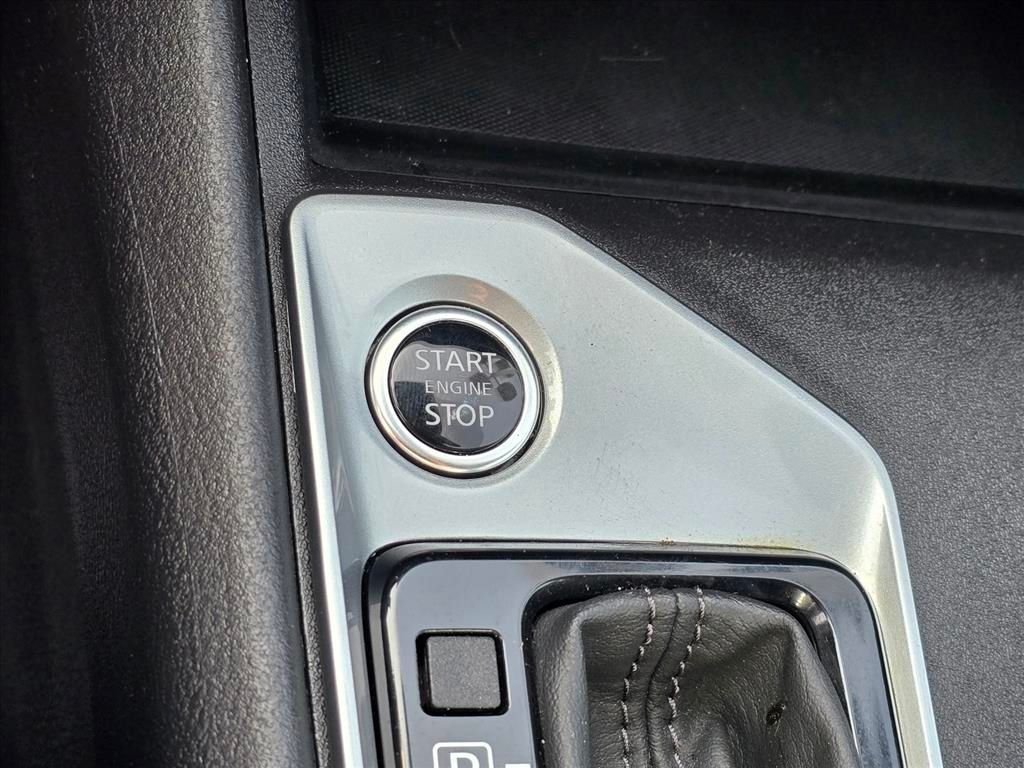 Used 2025 Black Nissan 2.5 SV image 17