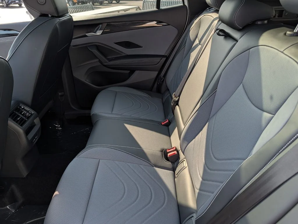 New 2026 White/off-white Volkswagen 2.0T SE R-Line Black image 14