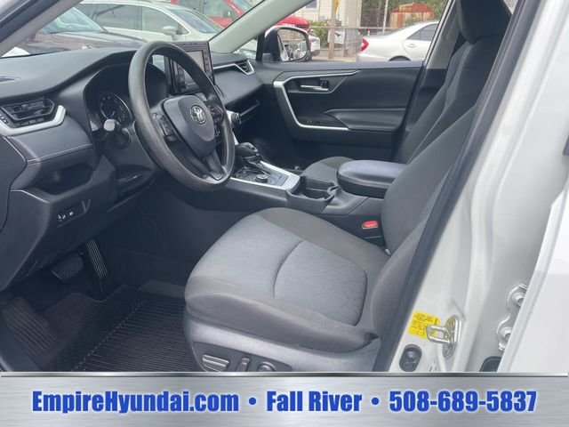 2021 Toyota RAV4 XLE - Photo 19