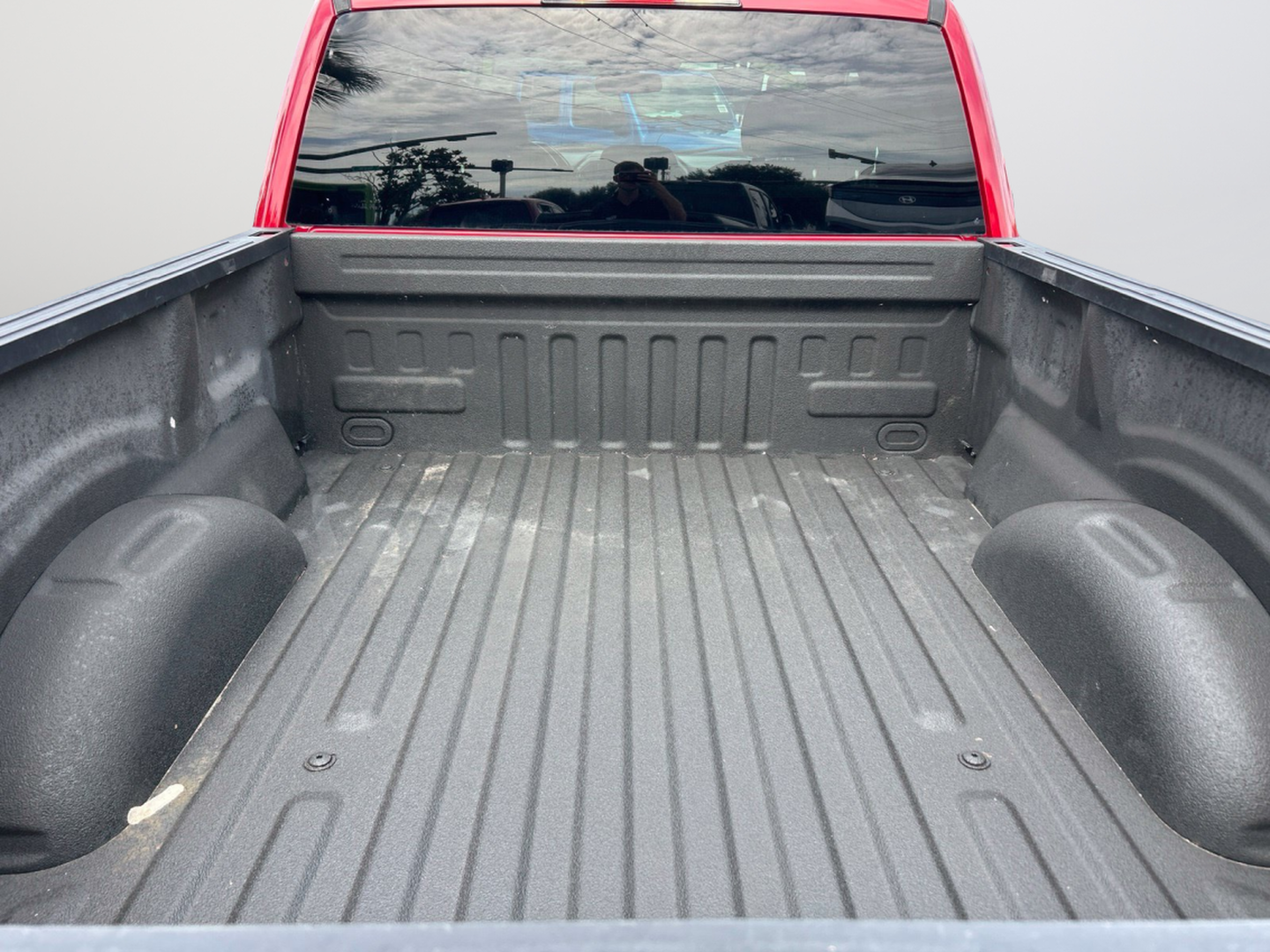 Used 2015 Red Ford XLT image 40