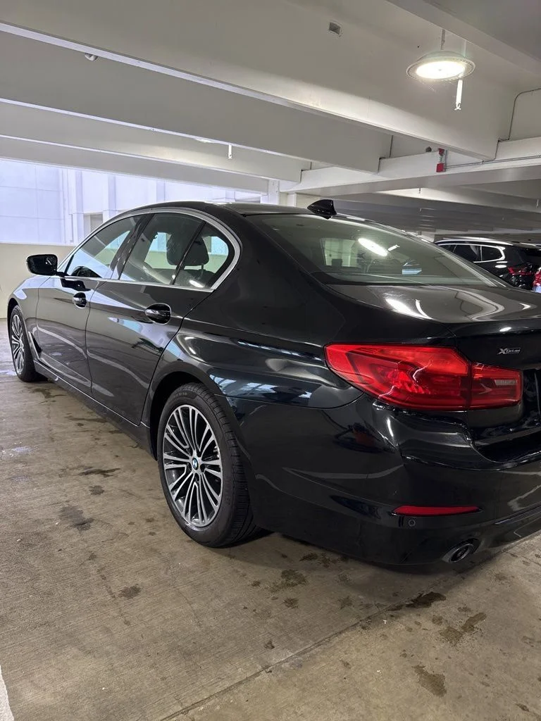 Used 2019 Black Sapphire Metallic BMW 530i xDrive image 4