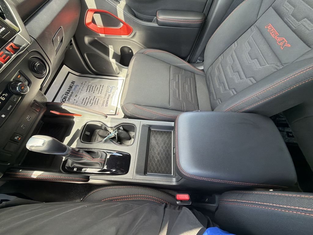 Used 2025 White Nissan PRO-4X image 28