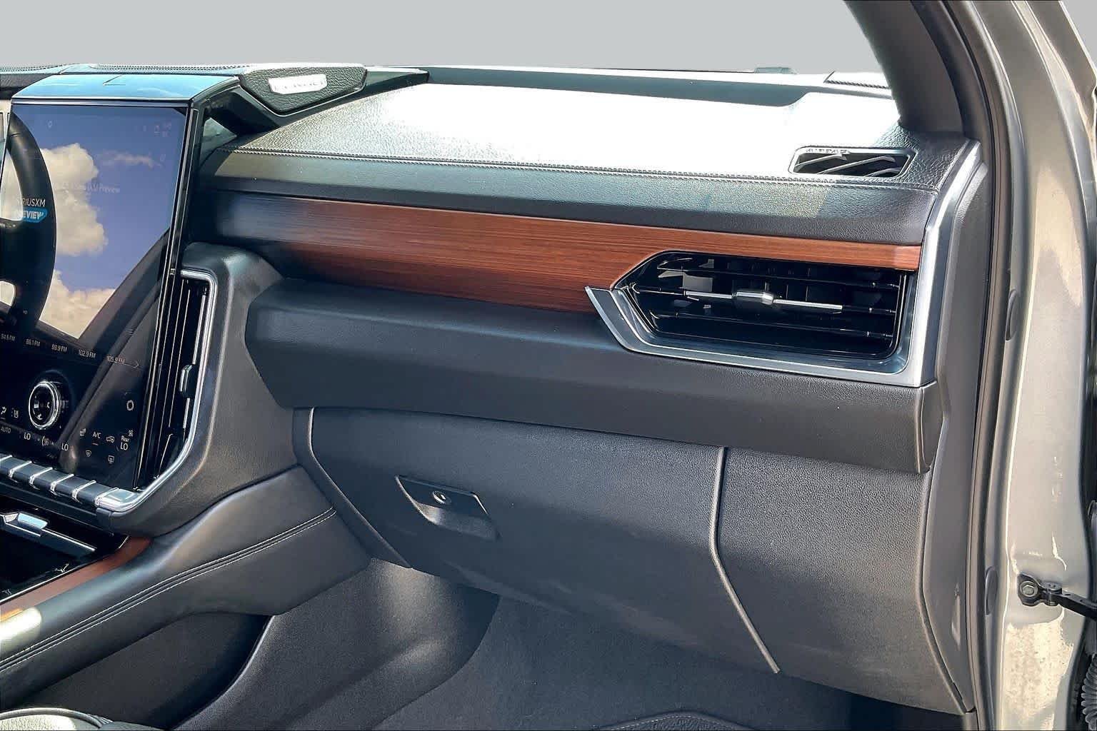Used 2025 Sterling Metallic GMC Denali image 18