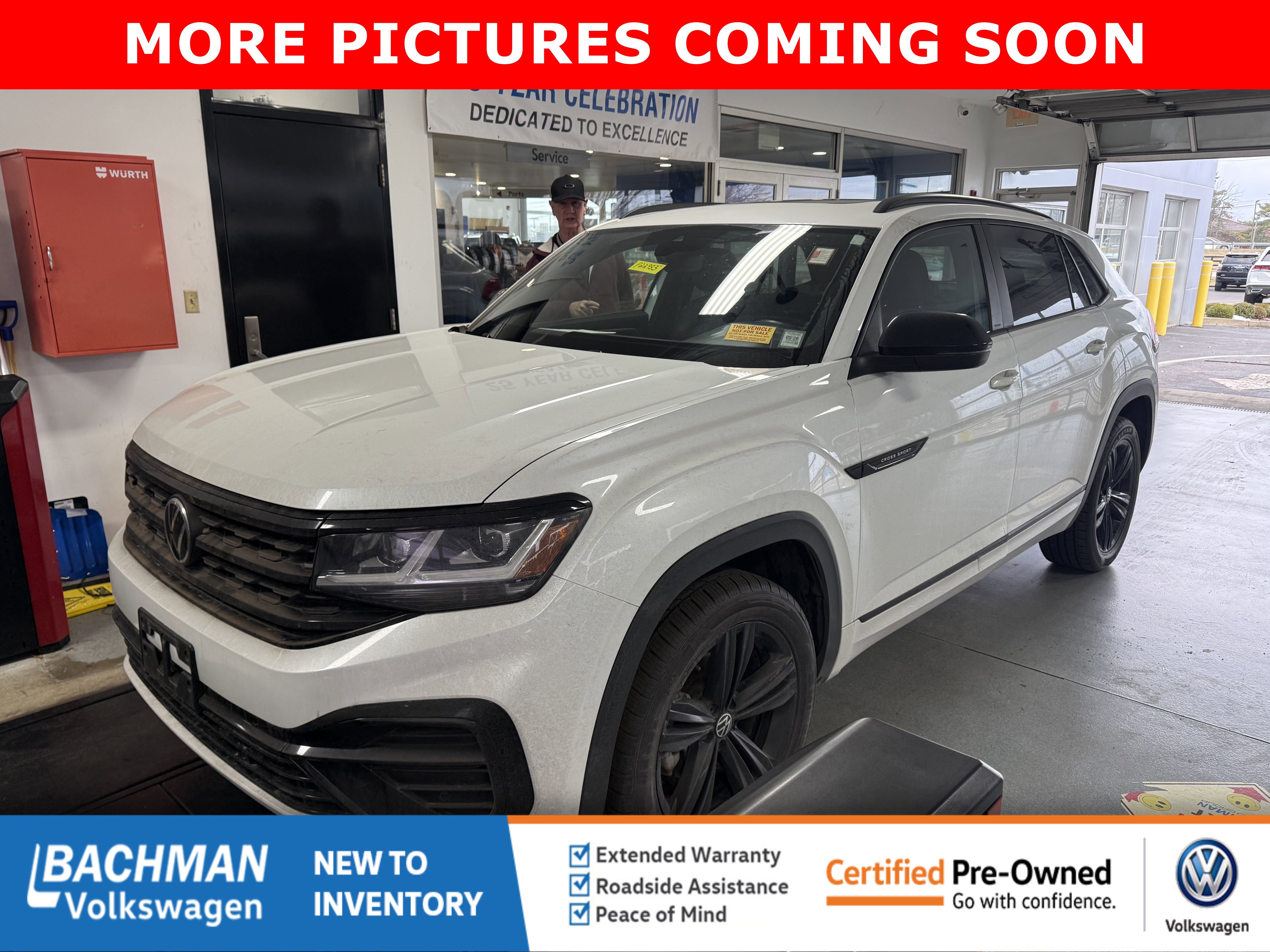 2023 Volkswagen Atlas Cross Sport SEL R-Line Black