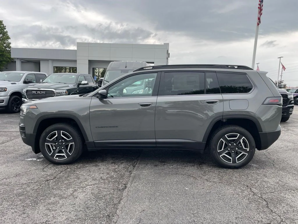 New 2026 Sting-Gray Clear-Coat Exterior Paint Jeep Laredo image 2
