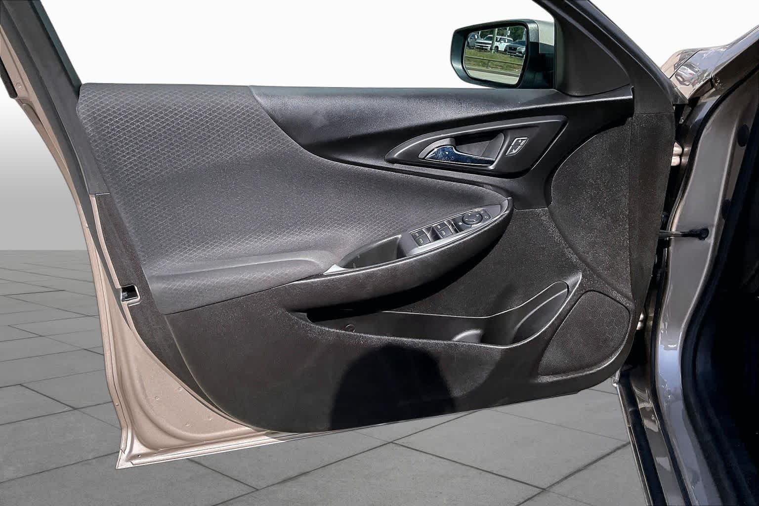 Used 2023 Mineral Gray Metallic Chevrolet LT image 21