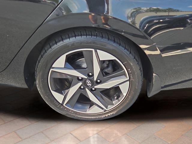 Used 2022 Black Hyundai SEL image 24