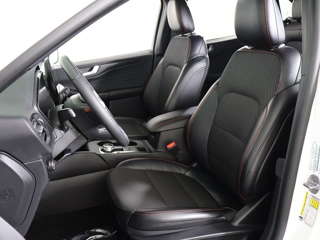 2024 Ford Escape ST-Line Select - Photo 32