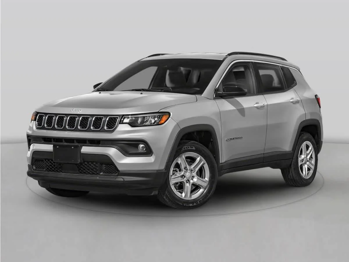 Used 2025 Bright White Clearcoat Jeep Latitude image 1
