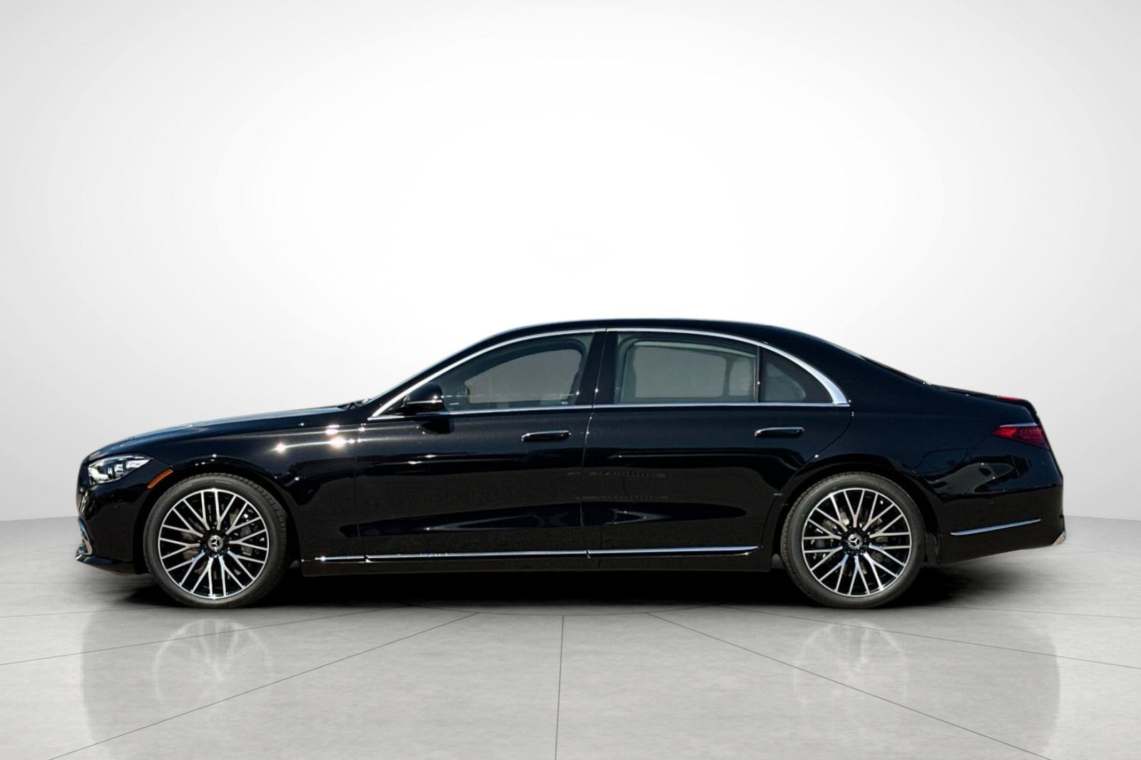 Certified Used 2026 Black Mercedes-Benz S 580 image 32