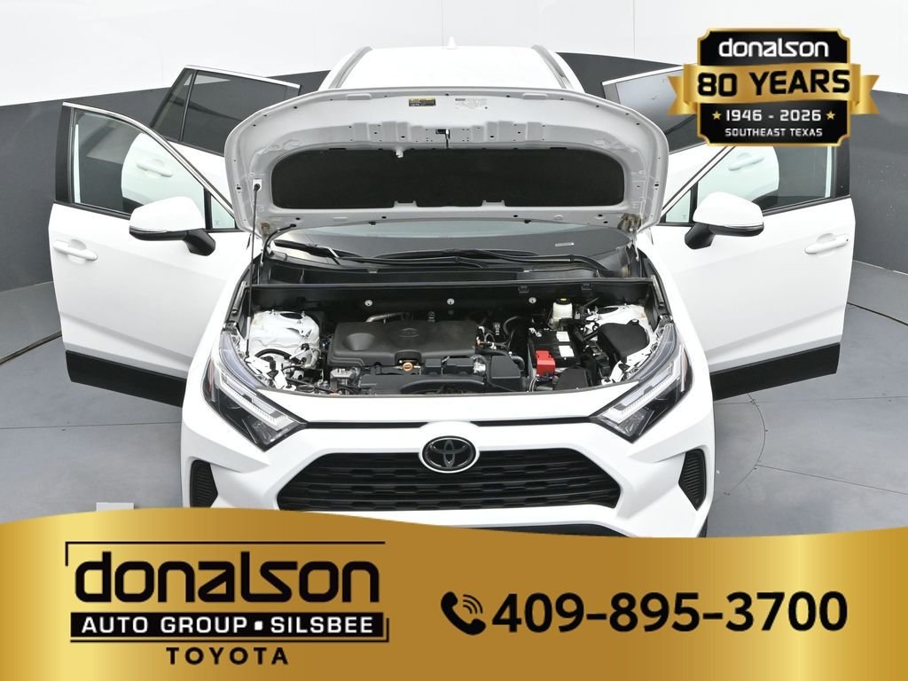 Used 2025 White Toyota XLE image 31