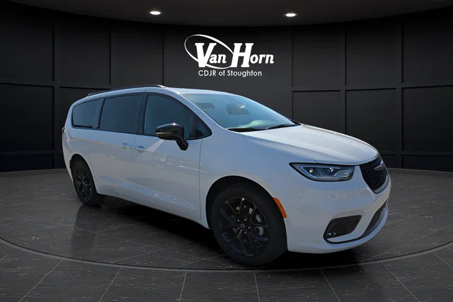 New 2026 Bright White Clear-Coat Exterior Paint Chrysler Limited image 45