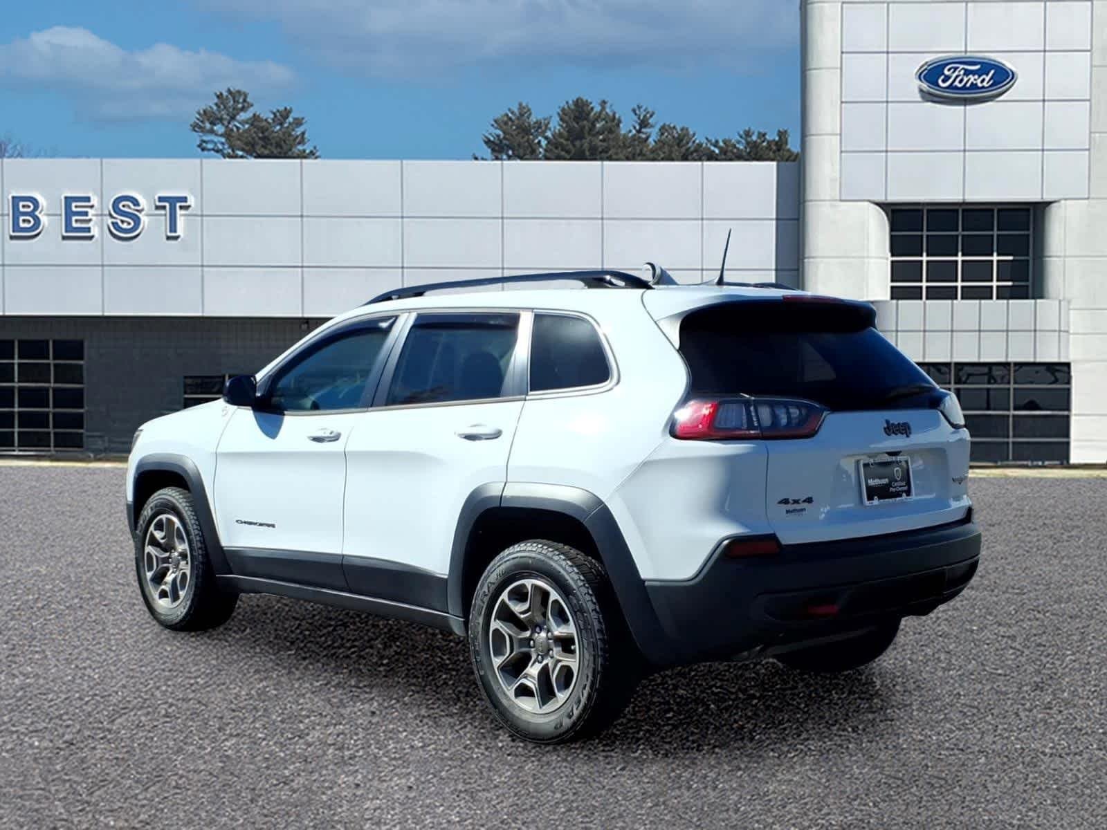 Used 2022 Bright White Clearcoat Jeep Trailhawk image 4
