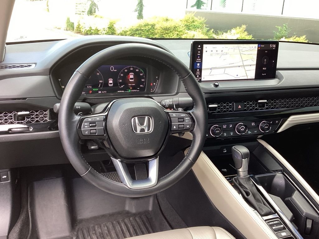Used 2024 Gray Honda Touring image 12