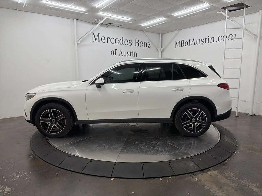 Used 2026 White Mercedes-Benz GLC 300 image 4
