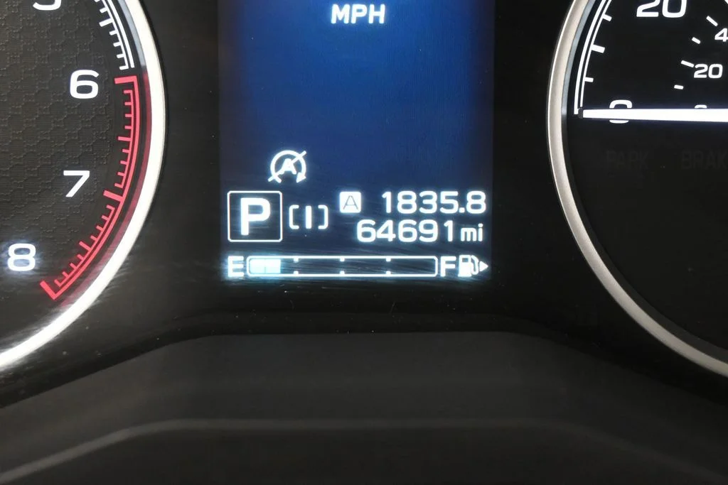 Used 2022 Crystal White Pearl Subaru Limited image 29