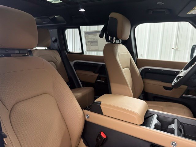 New 2026 Fuji White Land Rover X-Dynamic SE image 23
