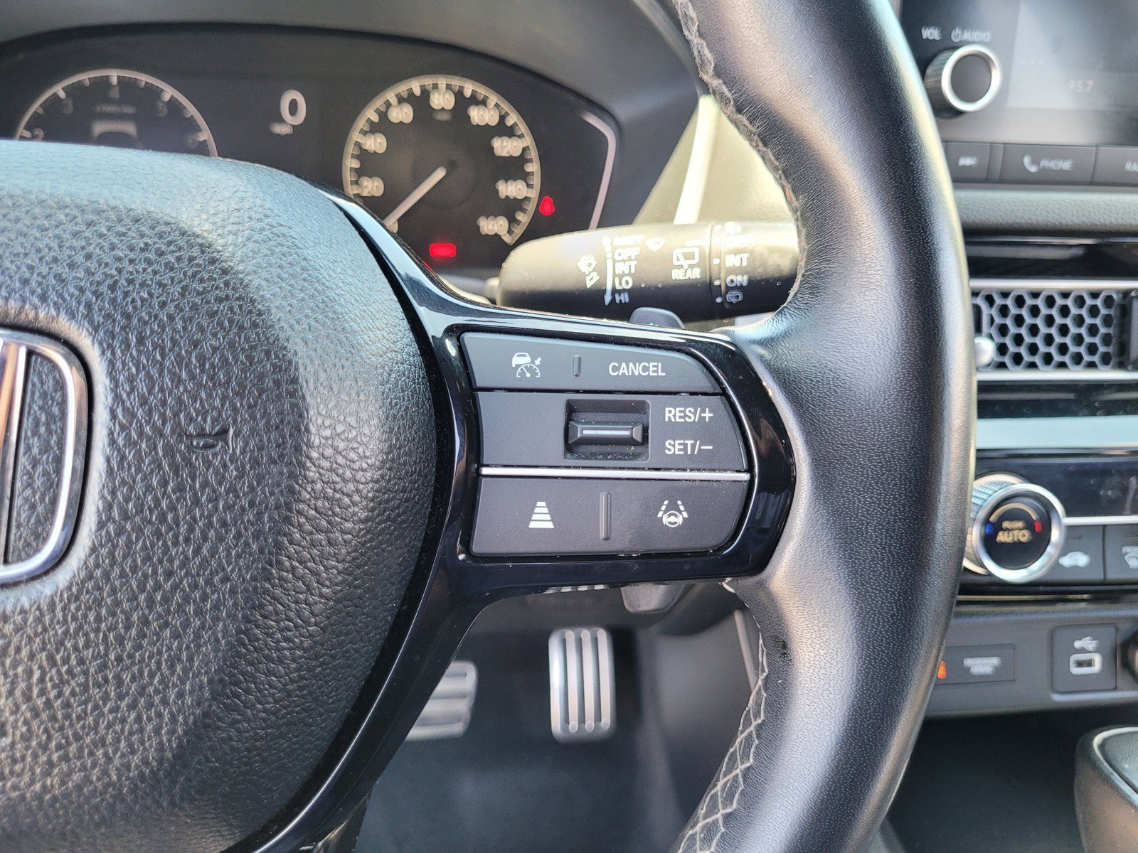 2024 Honda Civic Hatchback Sport - Photo 23