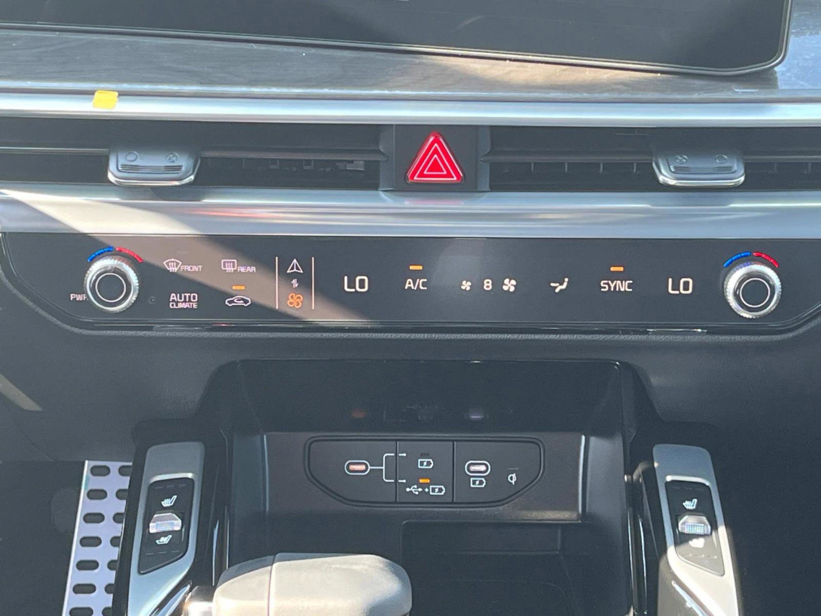 New 2025 Wolf Gray Kia X-Line SX AWD image 16