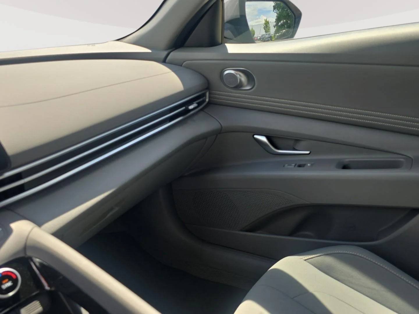 Certified Used 2023 Fluid Metal Hyundai SEL image 30