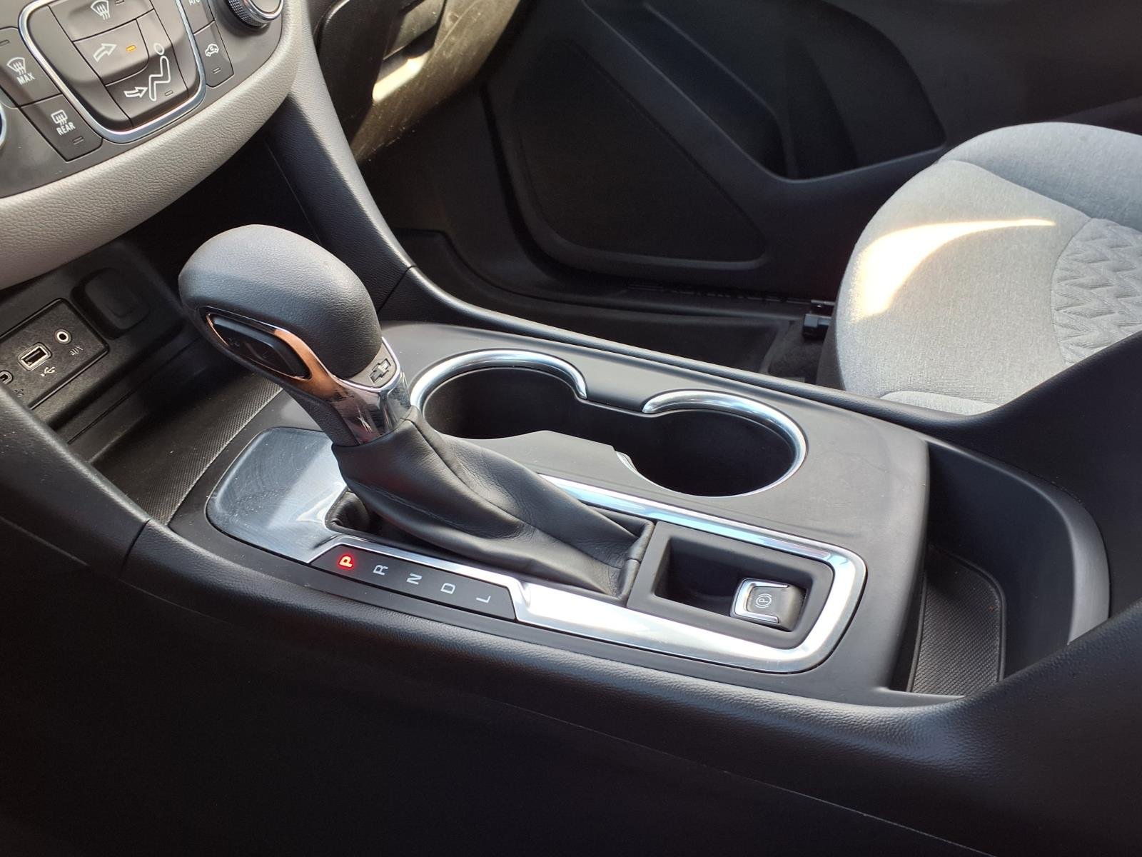 Used 2022 Summit White Chevrolet LS image 8