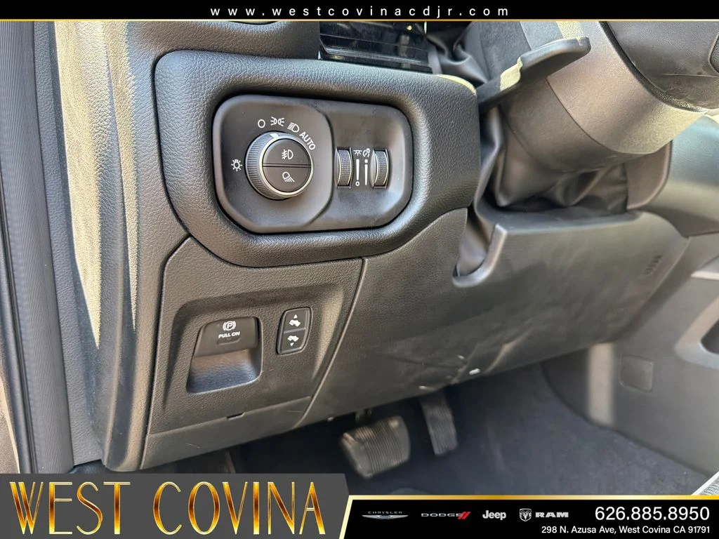 New 2026 Granite Crystal Metallic Clear-Coat Exterior Paint RAM Laramie image 17