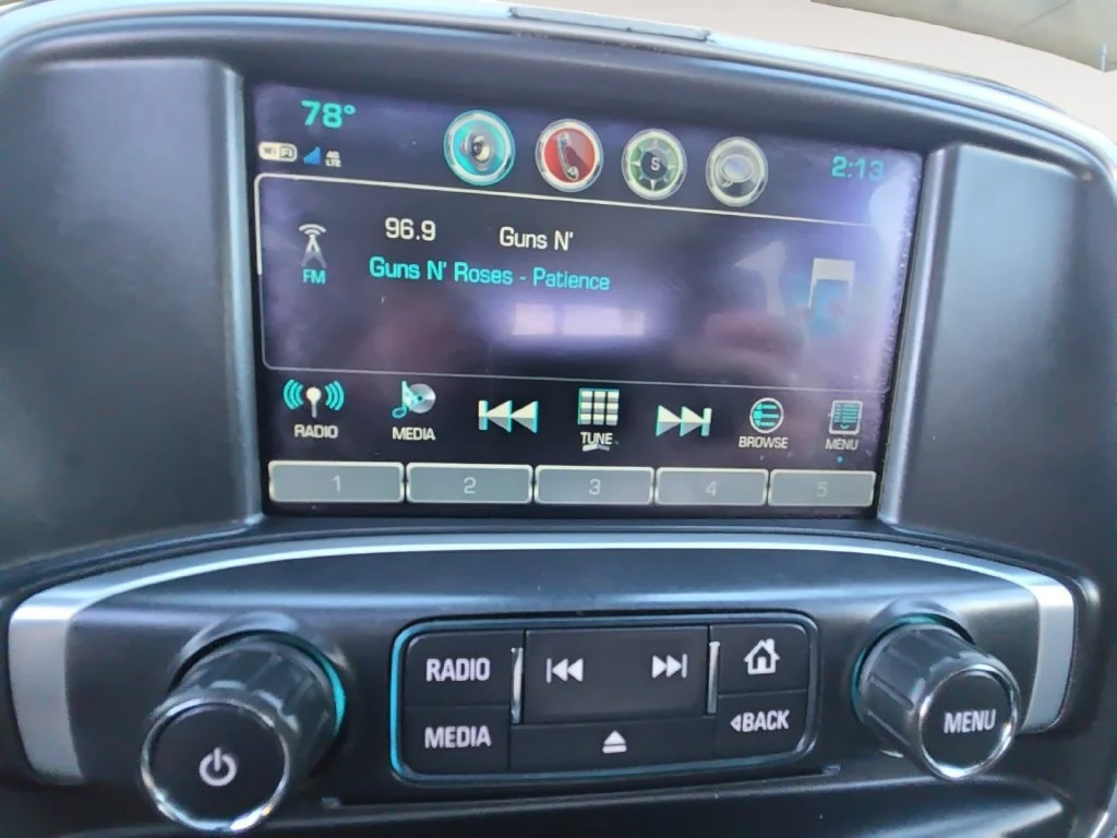 Used 2018 SUMMIT WHITE GMC SLT image 21