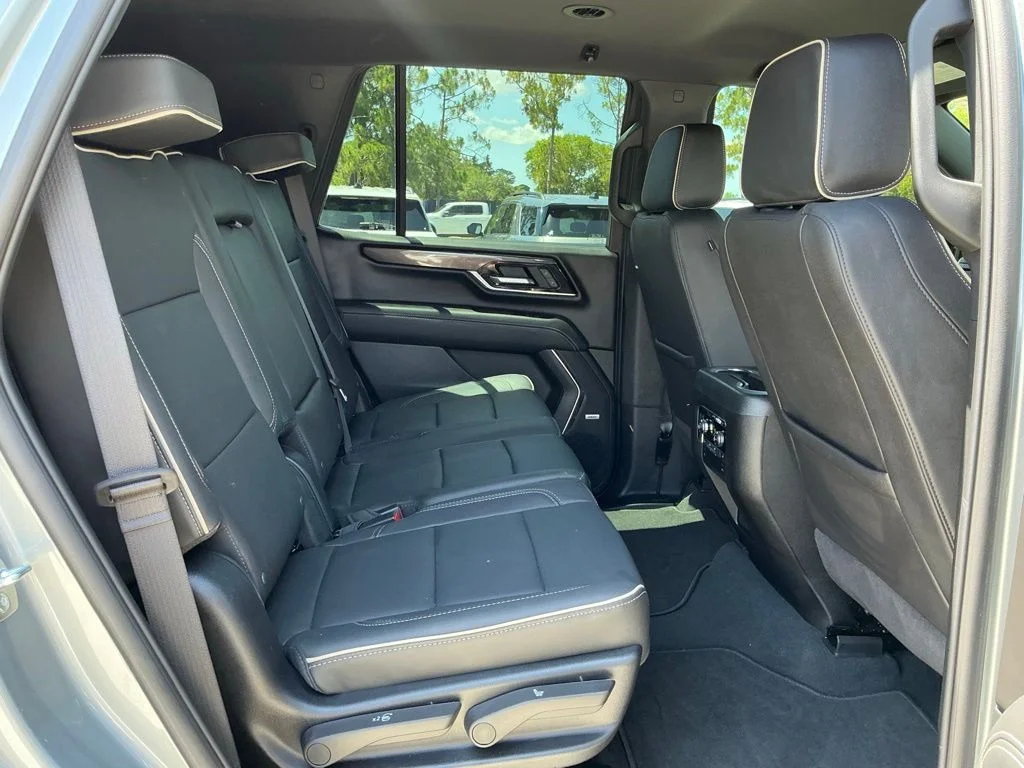 Used 2025 Silver GMC Elevation image 25