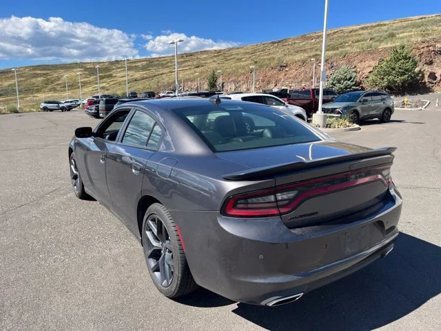 Used 2022 Granite Pearlcoat Dodge SXT image 10