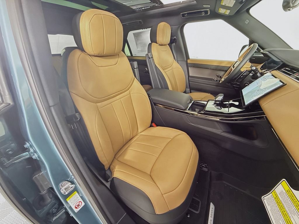 New 2026 Giola Green Land Rover Dynamic SE image 29