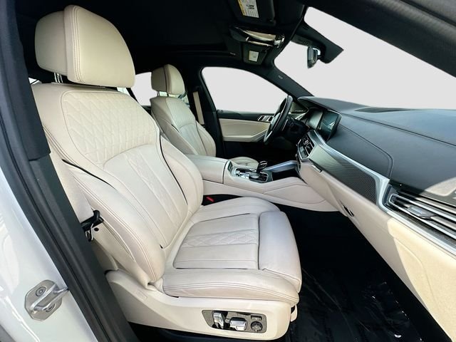 Used 2021 White BMW xDrive40i image 30