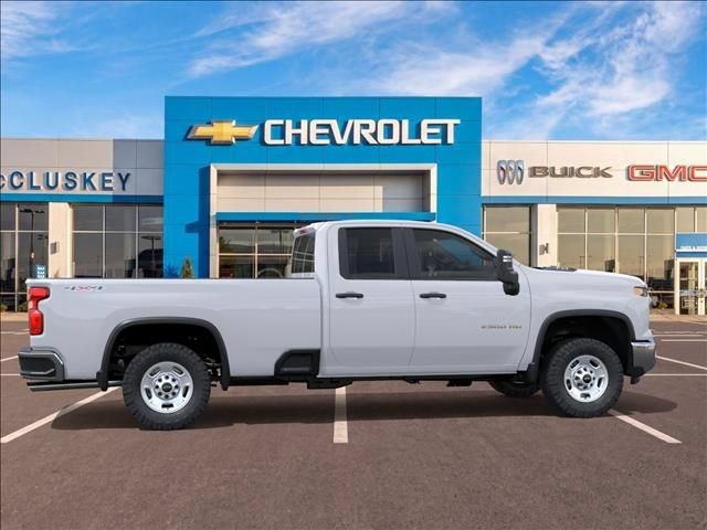 New 2026 Summit White Chevrolet WT image 5